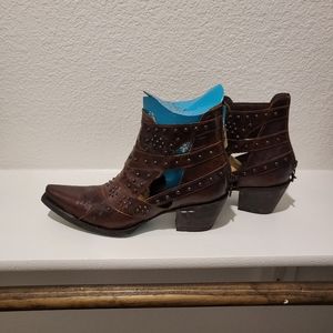 Beautiful low cut cowboy boota